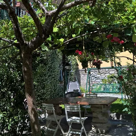 A Casa Di Camilla Bed & Breakfast Carate Urio