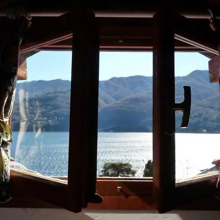 ベッド・アンド・ブレックファスト ア カーサ ディ カミーラ