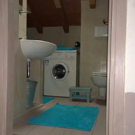 ア カーサ ディ カミーラ Carate Urio